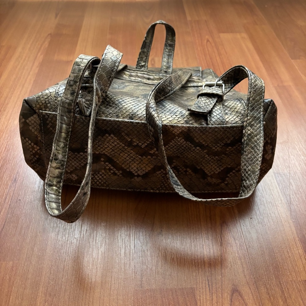 Women’s Chic Snakeskin Pattern Backpack - image 3